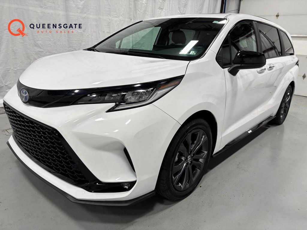 2025 Toyota Sienna XSE Hybrid FWD 7-Passenger