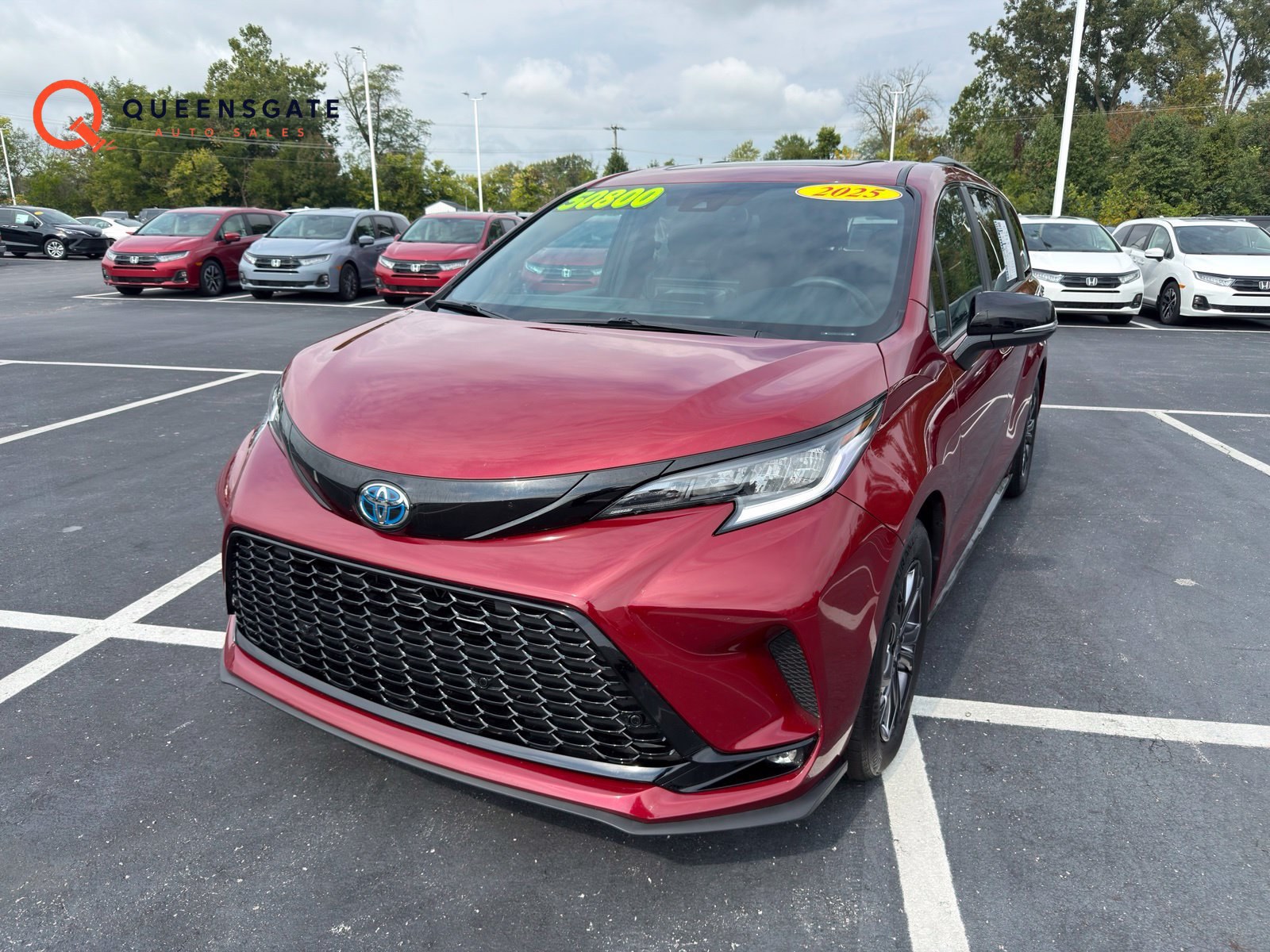 2025 Toyota Sienna XSE AWD Minivan