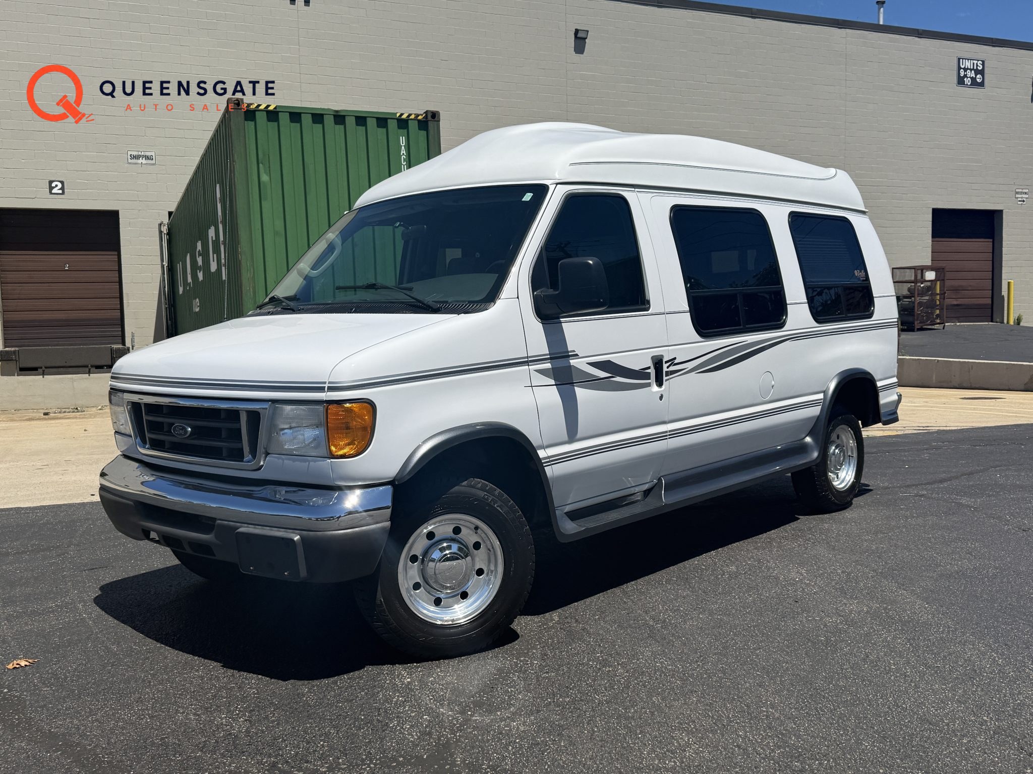 2005 Ford E-250 Sherry Designs Conversions Van w/BraunAbility Wheelchair Lift